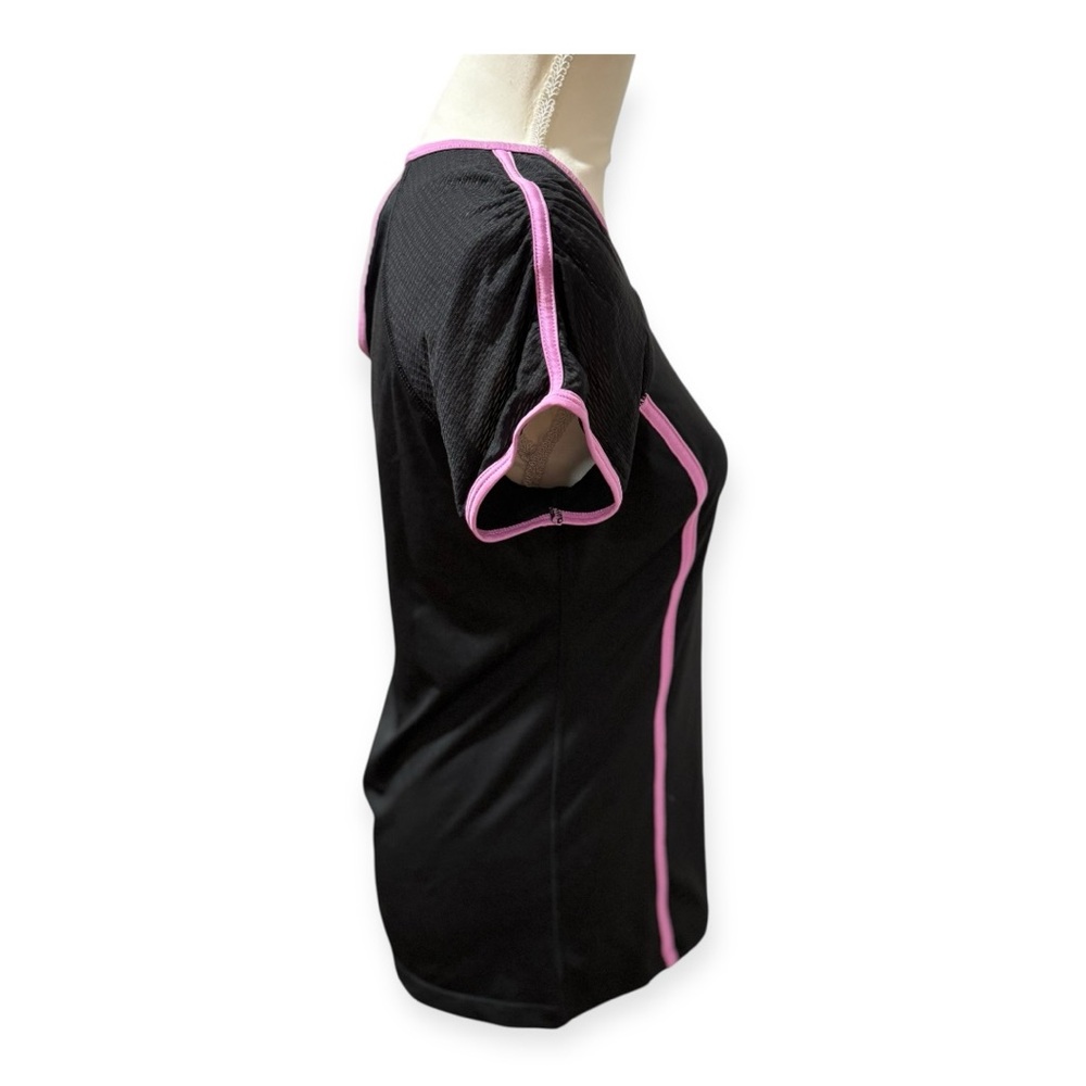Reebok Women's Black and Pink‎ V-Neck Top - Picture 9 of 10